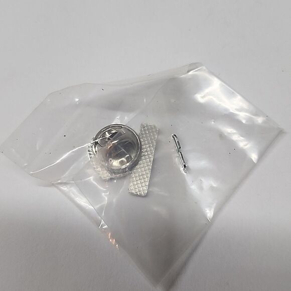 ST. JOHN PIN,SAINT JOHN SOUVENIR PIN,red white enamel metal keepsake pin NIP - Picture 2 of 2